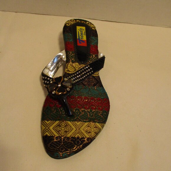 Trendz Woman Size 6 Black Yellow Red Bling Bling Beach Travel Vacation Sandals - Picture 4 of 13